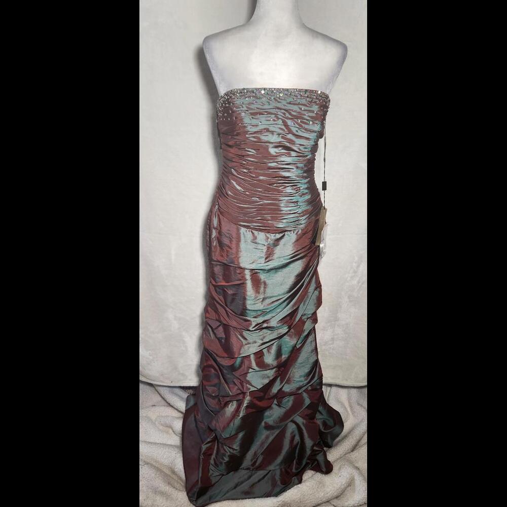 (30)NWT Night Moves Gown Iridescent green/purple color, 12